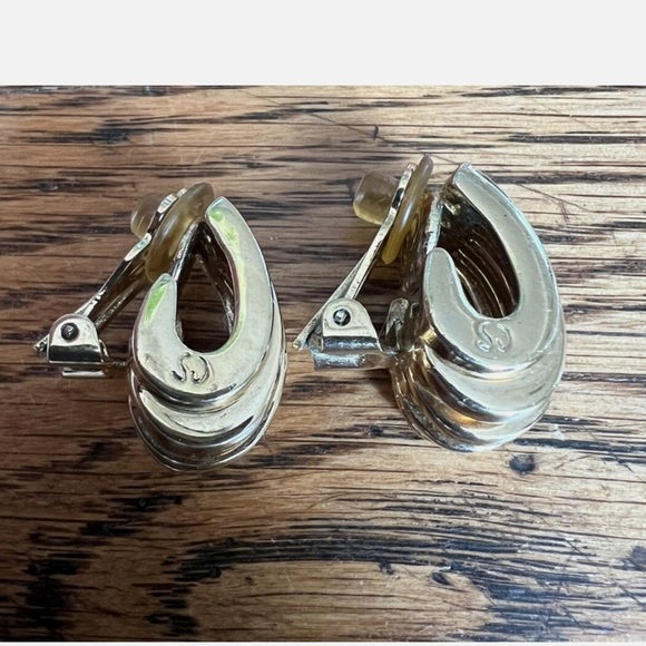 St. John Designer Clip-On Earrings Vintage Gold Plated - Picture 9 of 9